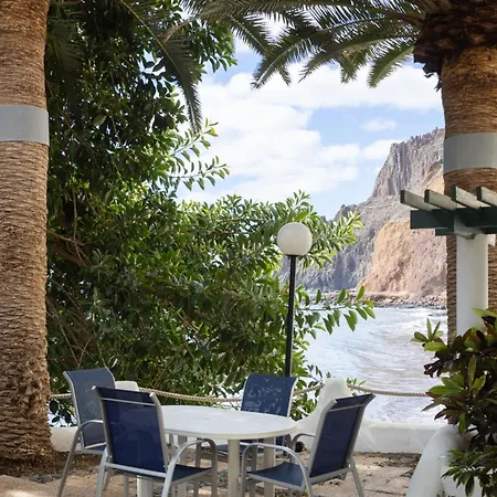 Home2book Sea Front Studio, Las Gaviotas Beach Apartment